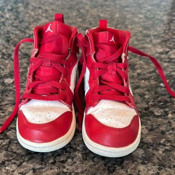 Nike air Jordan 1 retro Red and White High-Top Sneakers EUC 10C - Picture 5 of 11